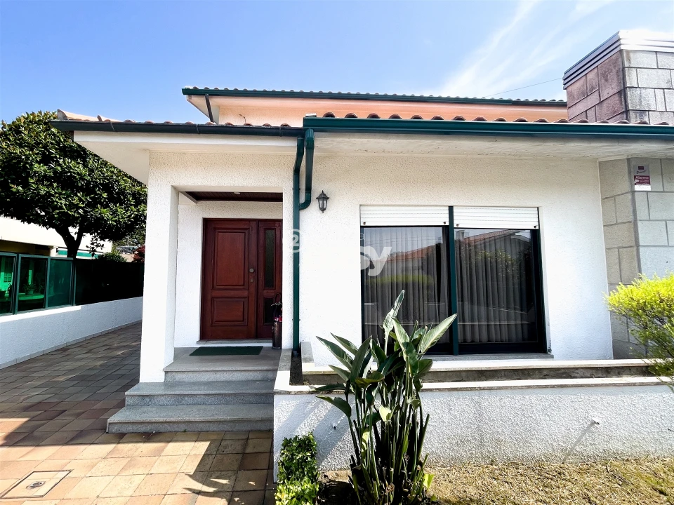 Moradia T5 para Venda em Arvore Foto 65