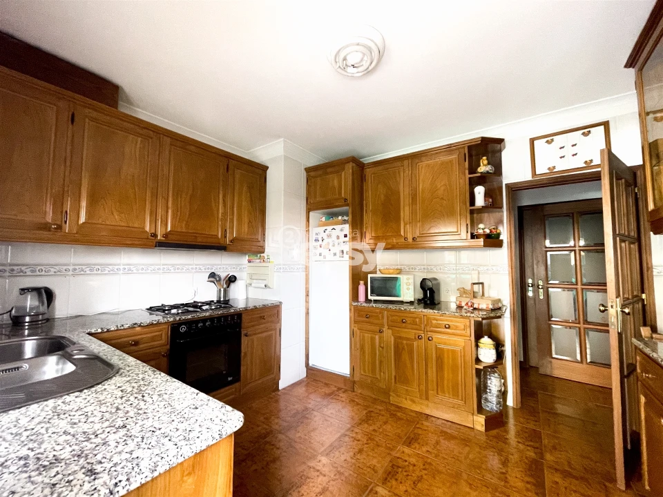 Moradia T5 para Venda em Arvore Foto 35