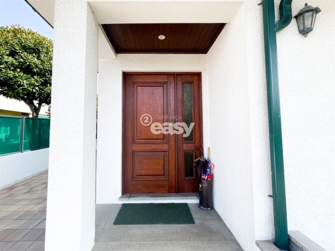 Moradia T5 para Venda em Arvore Foto 37