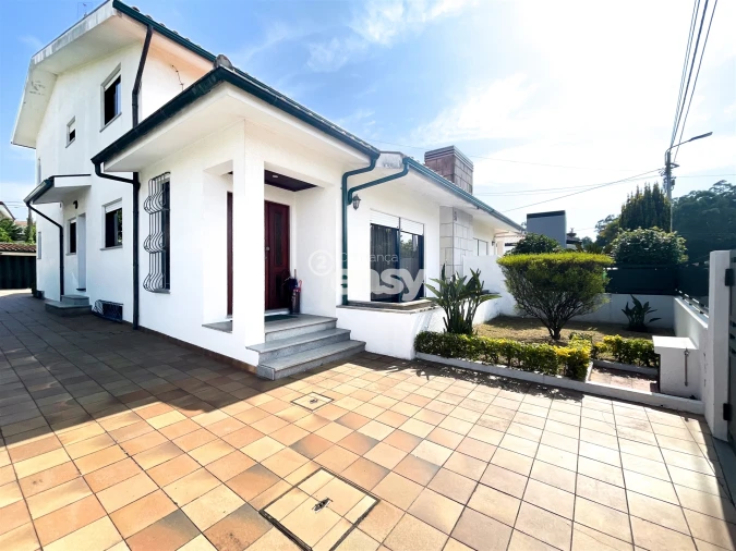 Moradia T5 para Venda em Arvore Foto 66