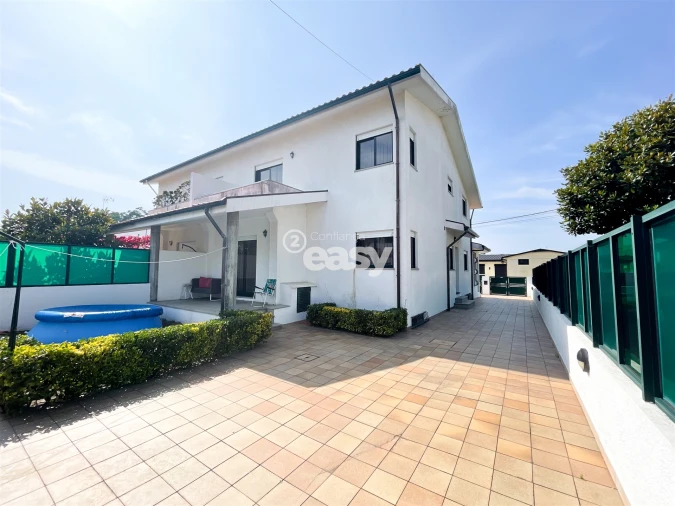 Moradia T5 para Venda em Arvore Foto 60