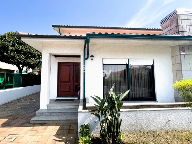 Moradia T5 para Venda em Arvore Foto 65