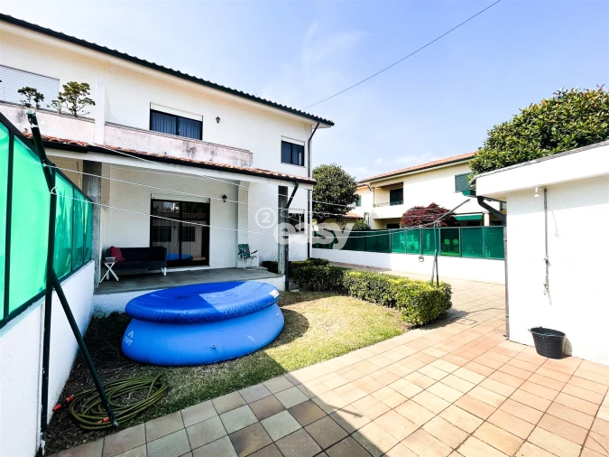 Moradia T5 para Venda em Arvore Foto 59