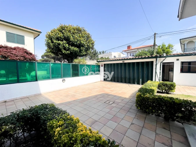 Moradia T5 para Venda em Arvore Foto 54