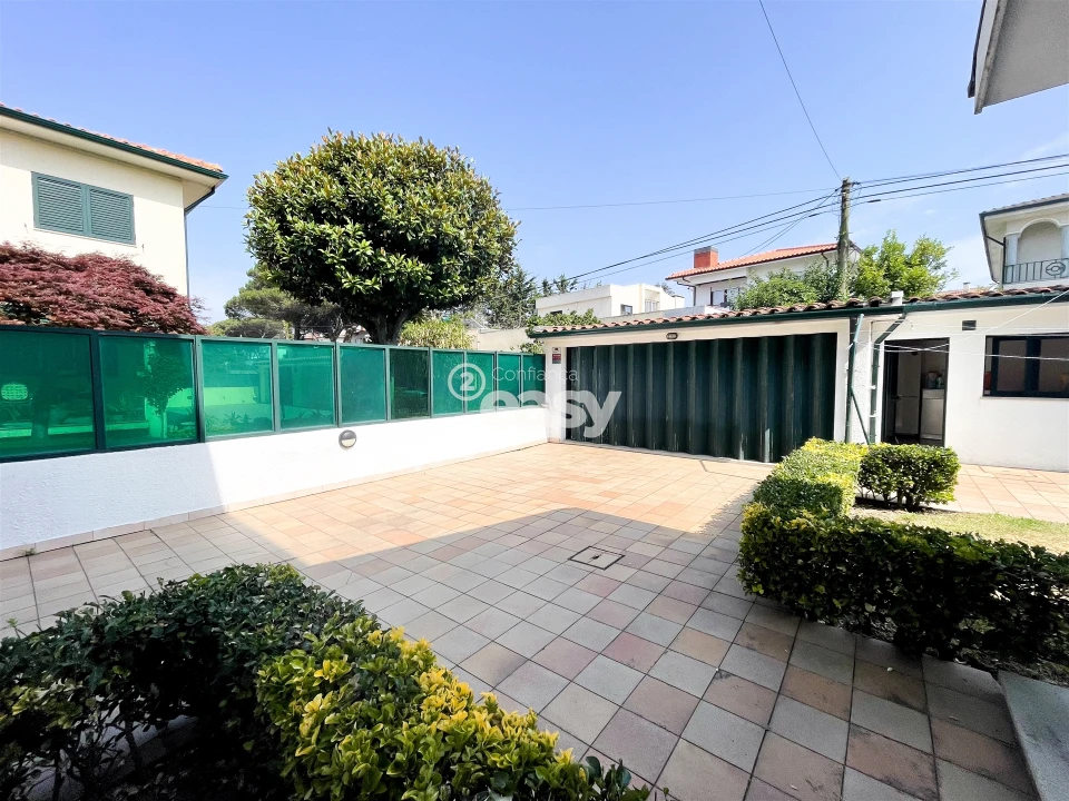 Moradia T5 para Venda em Arvore Foto 54