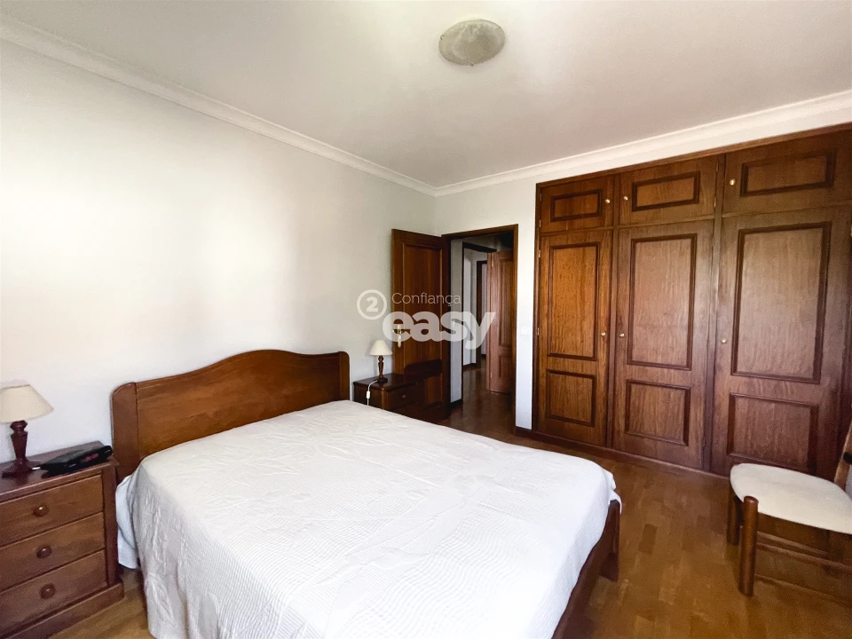 Moradia T5 para Venda em Arvore Foto 17