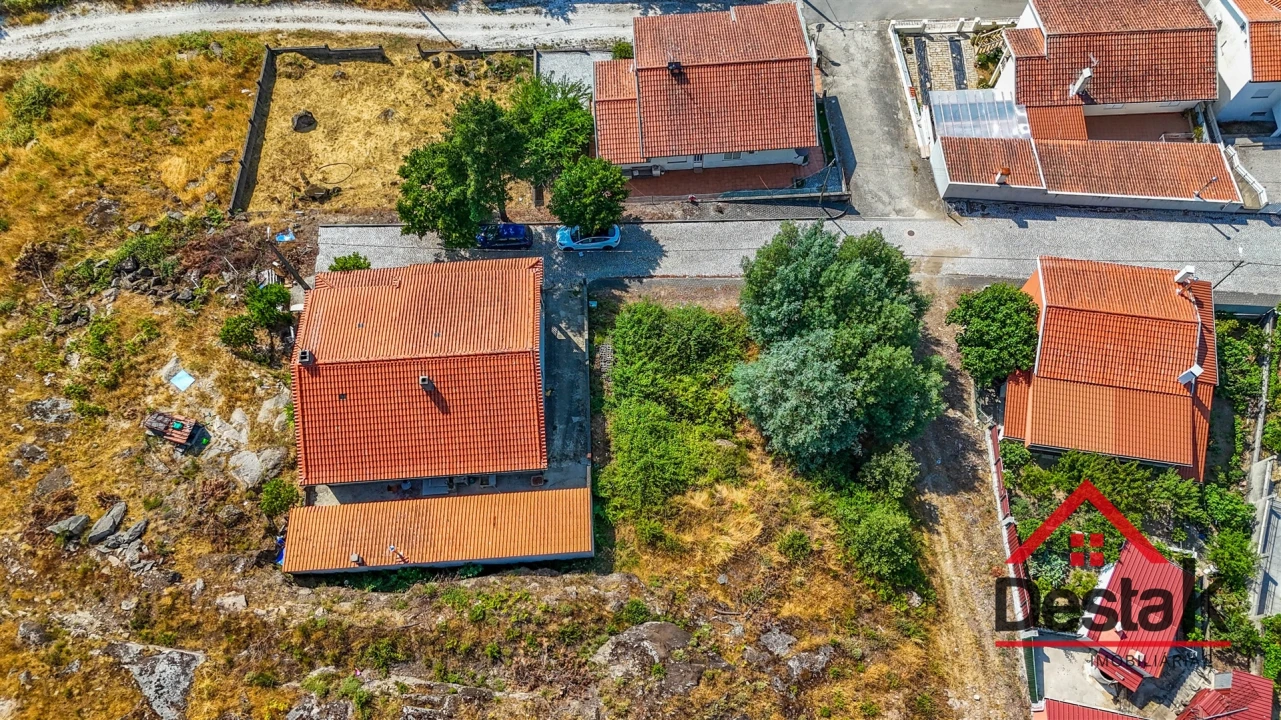 Terreno para Venda em Tavares (Chãs, Várzea e Travanca) Foto 1