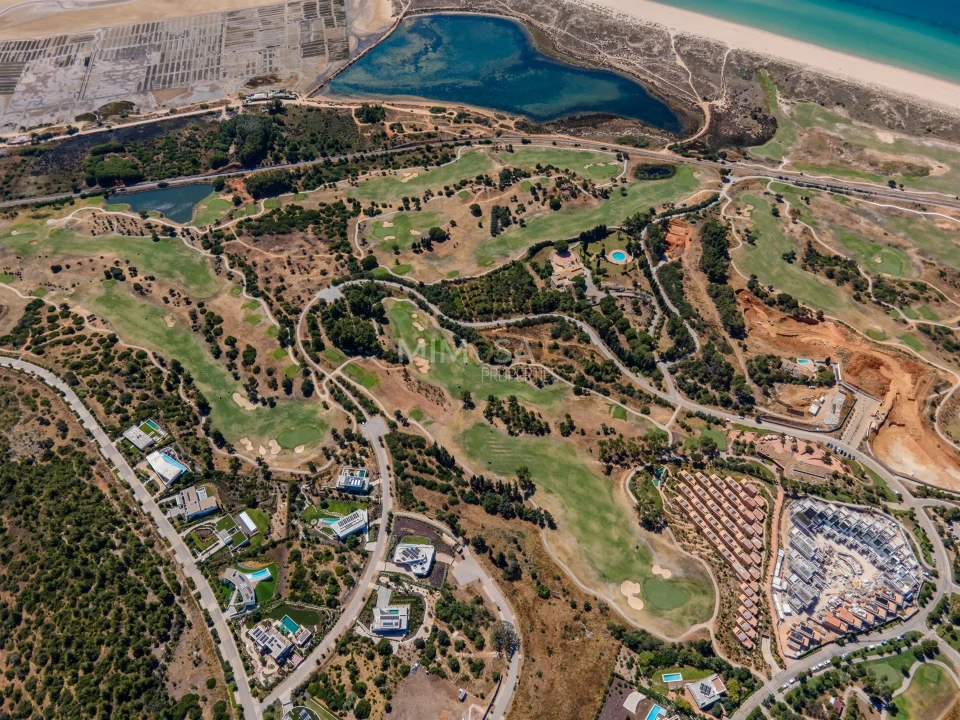 Moradia T4 para Venda em Odiaxere Foto 15