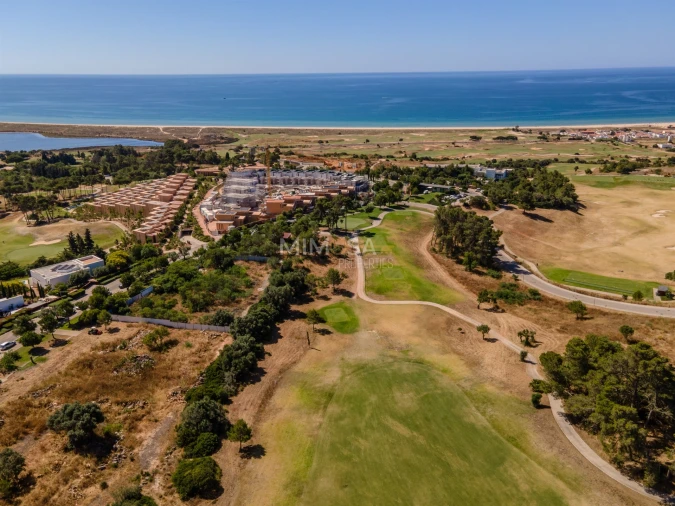 Moradia T4 para Venda em Odiaxere Foto 11