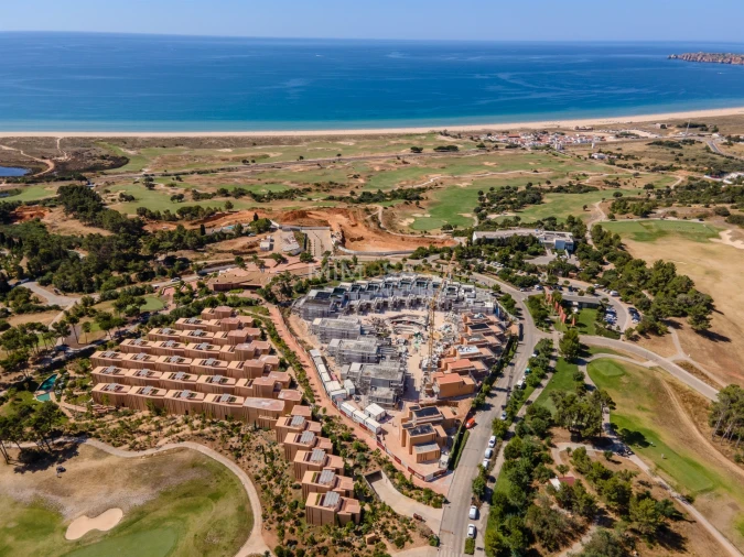 Moradia T4 para Venda em Odiaxere Foto 17