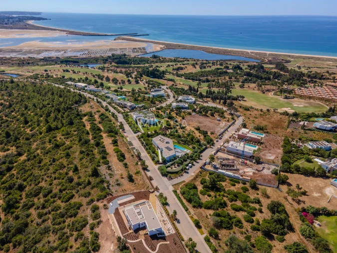 Moradia T4 para Venda em Odiaxere Foto 5