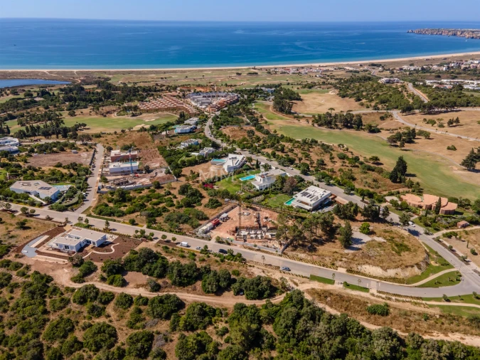 Moradia T4 para Venda em Odiaxere Foto 6