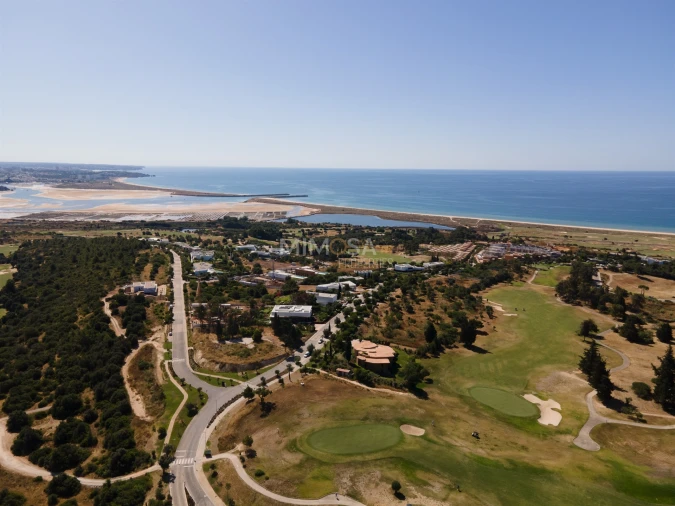 Moradia T4 para Venda em Odiaxere Foto 1