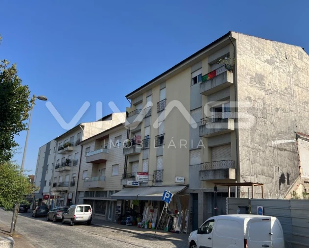 Armazém para Venda em Vila Verde e Barbudo Foto 1