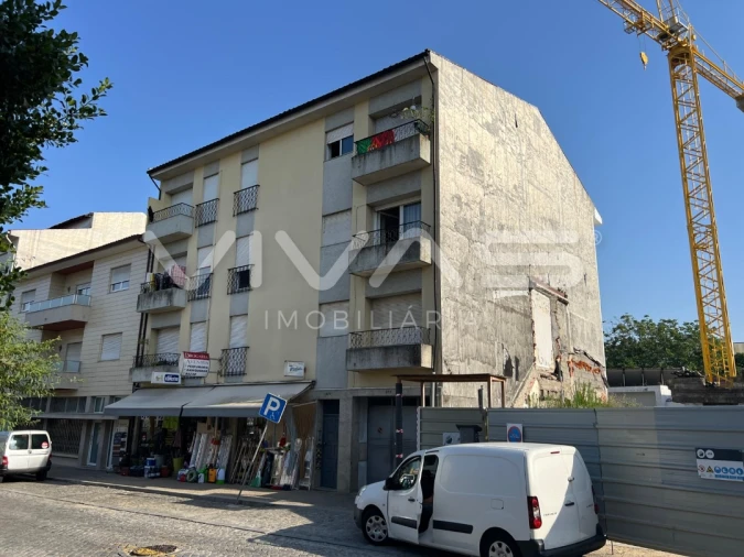 Armazém para Venda em Vila Verde e Barbudo Foto 2