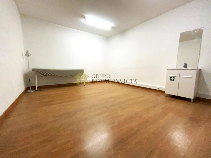 Loja para Venda em Baguim do Monte (Rio Tinto) Foto 11