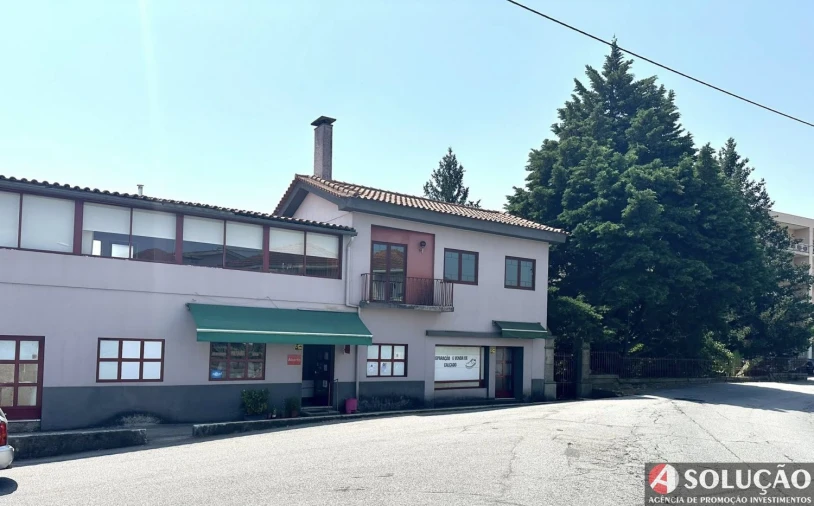 Moradia T7 para Venda em Bairro