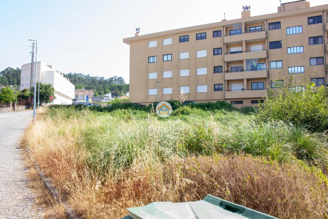 Terreno para Venda em Mozelos Foto 1
