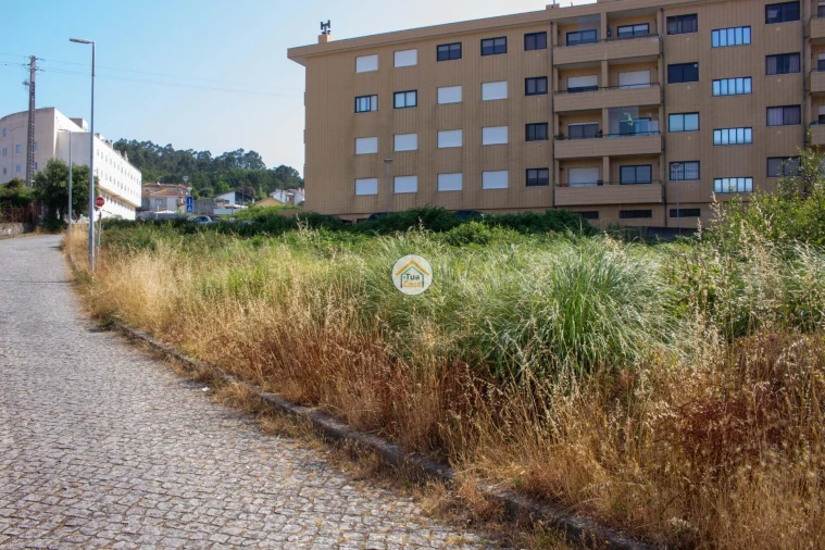 Terreno para Venda em Mozelos Foto 4