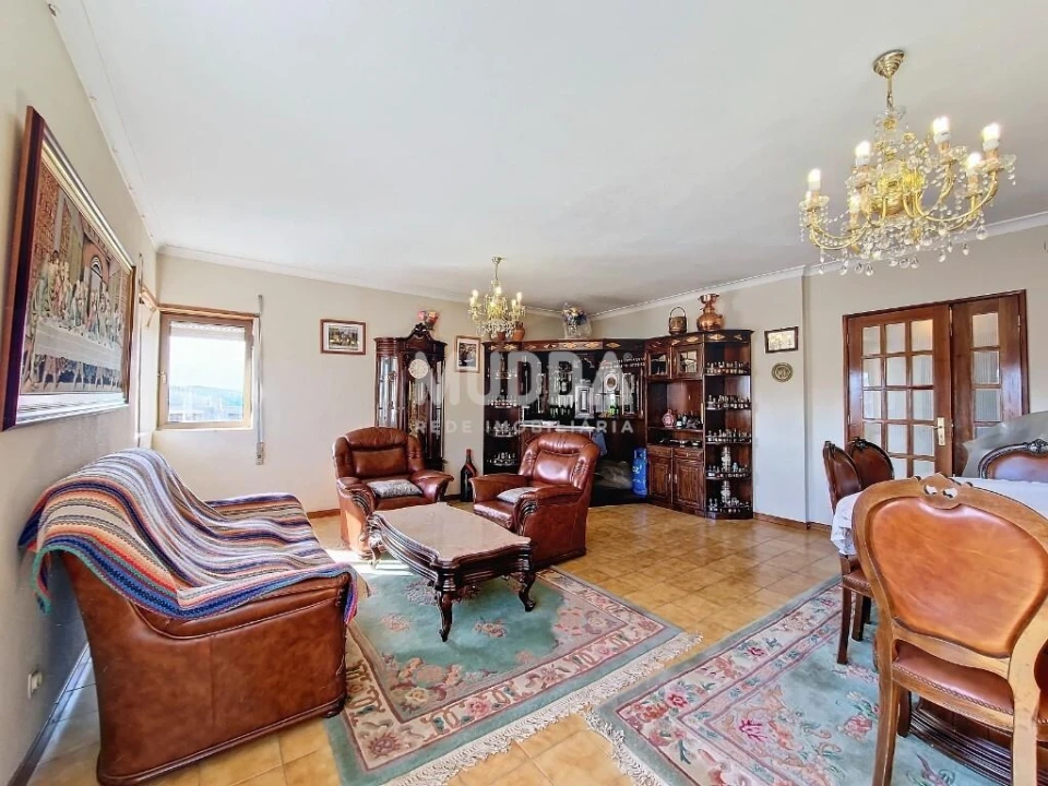 Apartamento T3 para Venda em Sé, Santa Maria e Meixedo Foto 1