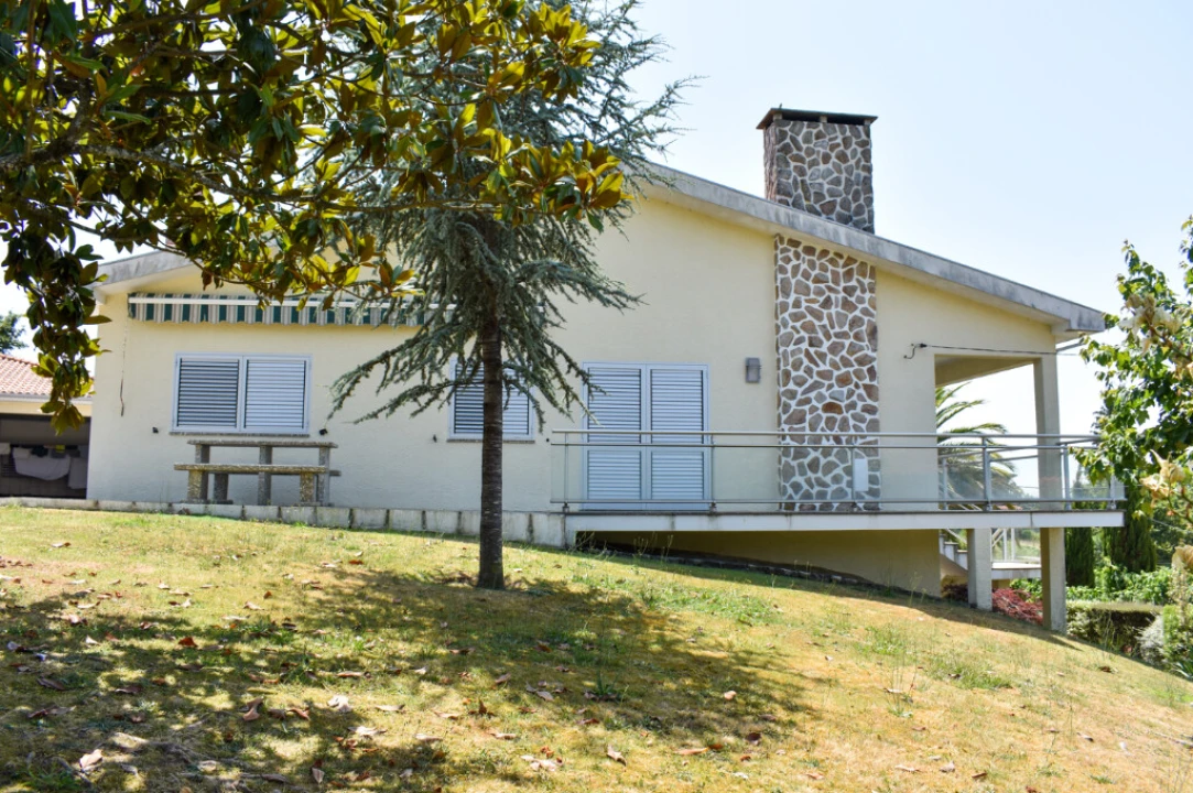 Moradia T3 para Venda em Pinheiro Foto 3