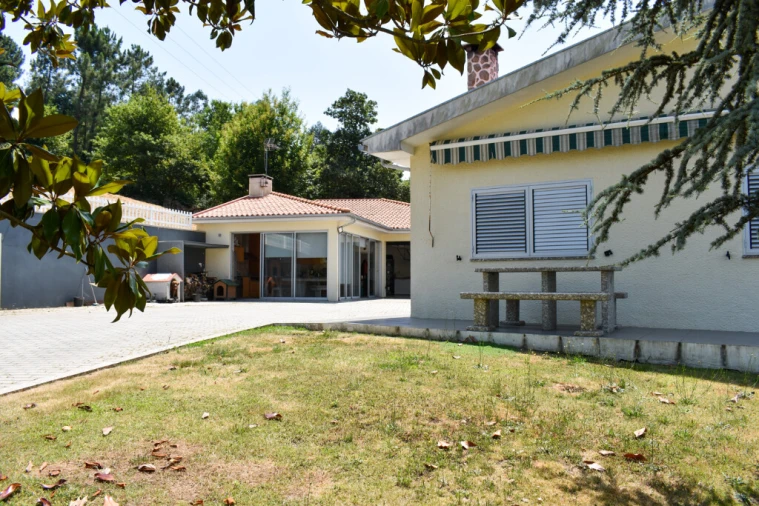 Moradia T3 para Venda em Pinheiro Foto 4