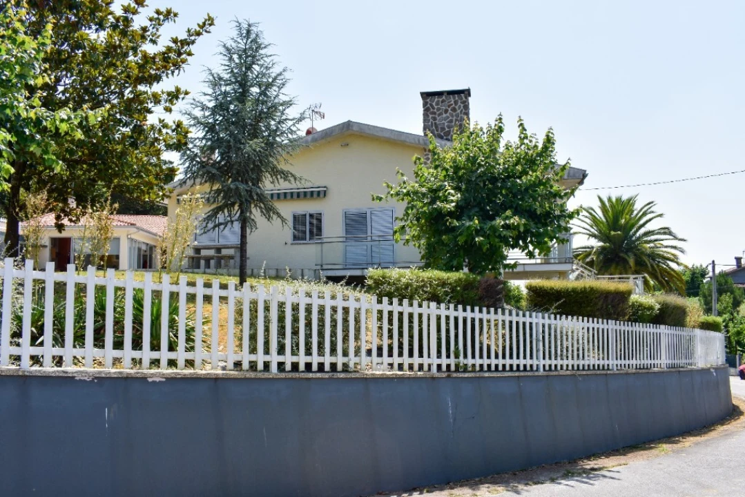 Moradia T3 para Venda em Pinheiro Foto 54