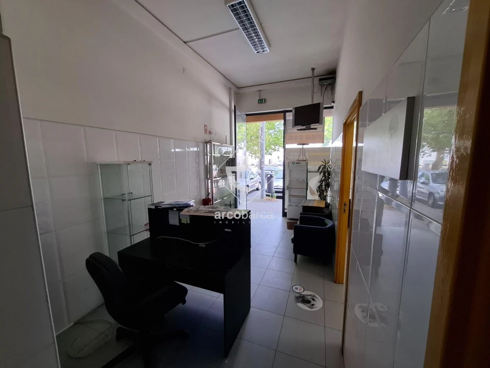 Loja para Arrendamento em Subportela, Deocriste e Portela Susã Foto 19
