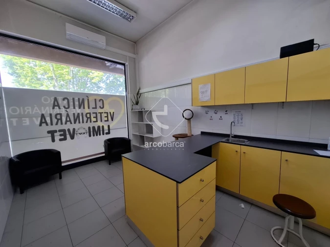 Loja para Arrendamento em Subportela, Deocriste e Portela Susã Foto 8