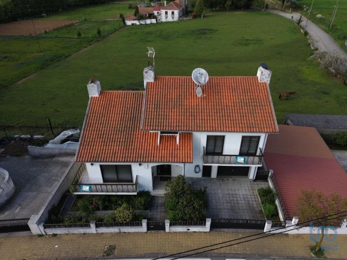 Moradia T3 para Venda em Sabugal e Aldeia de Santo António Foto 2