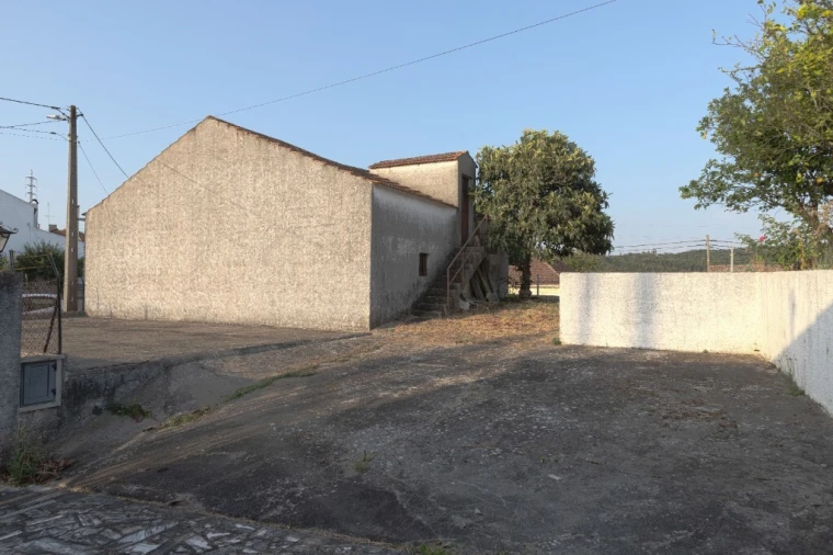 Moradia T6 para Venda em São João Baptista e Santa Maria dos Olivais Foto 3