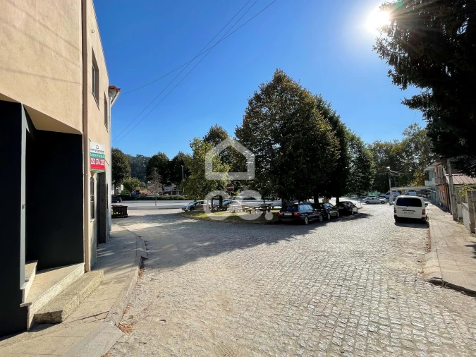 Armazém para Arrendamento em Landim Foto 22