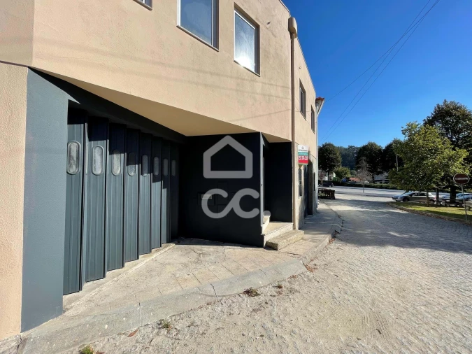 Armazém para Arrendamento em Landim Foto 21