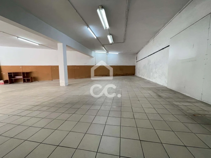 Armazém para Arrendamento em Landim Foto 16