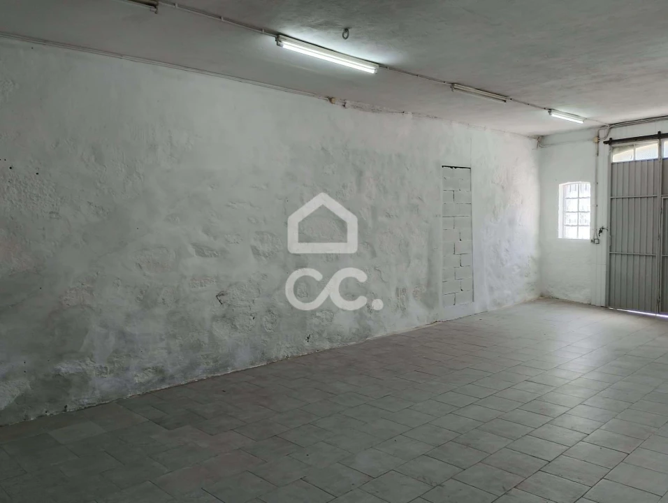 Armazém para Arrendamento em Landim Foto 14