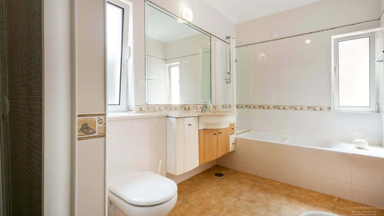 Apartamento T4 para Venda em Estômbar e Parchal Foto 16