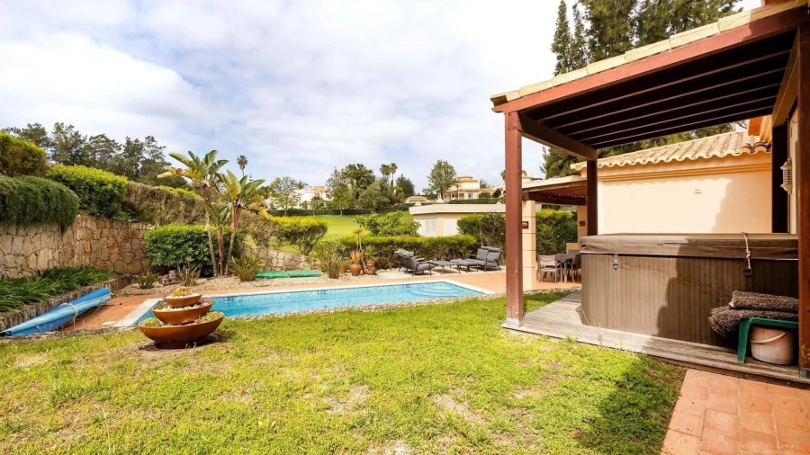 Apartamento T4 para Venda em Estômbar e Parchal Foto 21