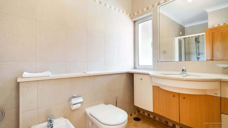 Apartamento T4 para Venda em Estômbar e Parchal Foto 7