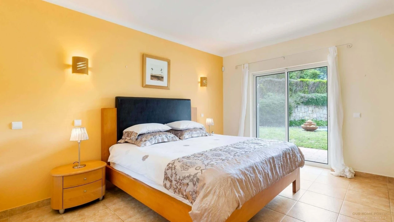 Apartamento T4 para Venda em Estômbar e Parchal Foto 9