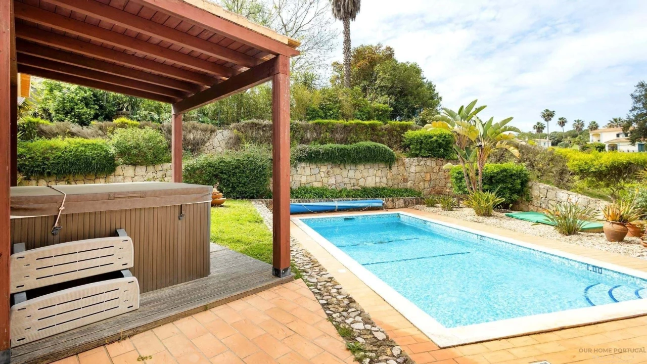 Apartamento T4 para Venda em Estômbar e Parchal Foto 20