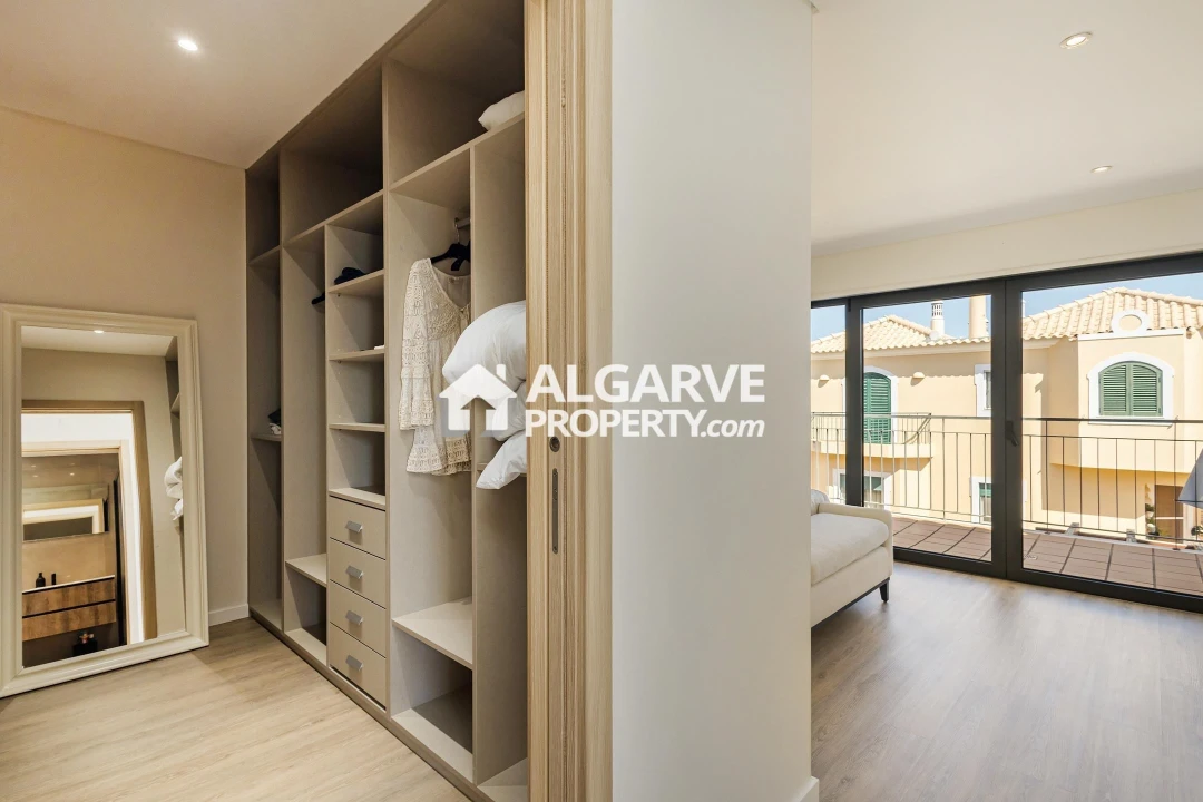 Apartamento T6 para Venda em Boliqueime Foto 16