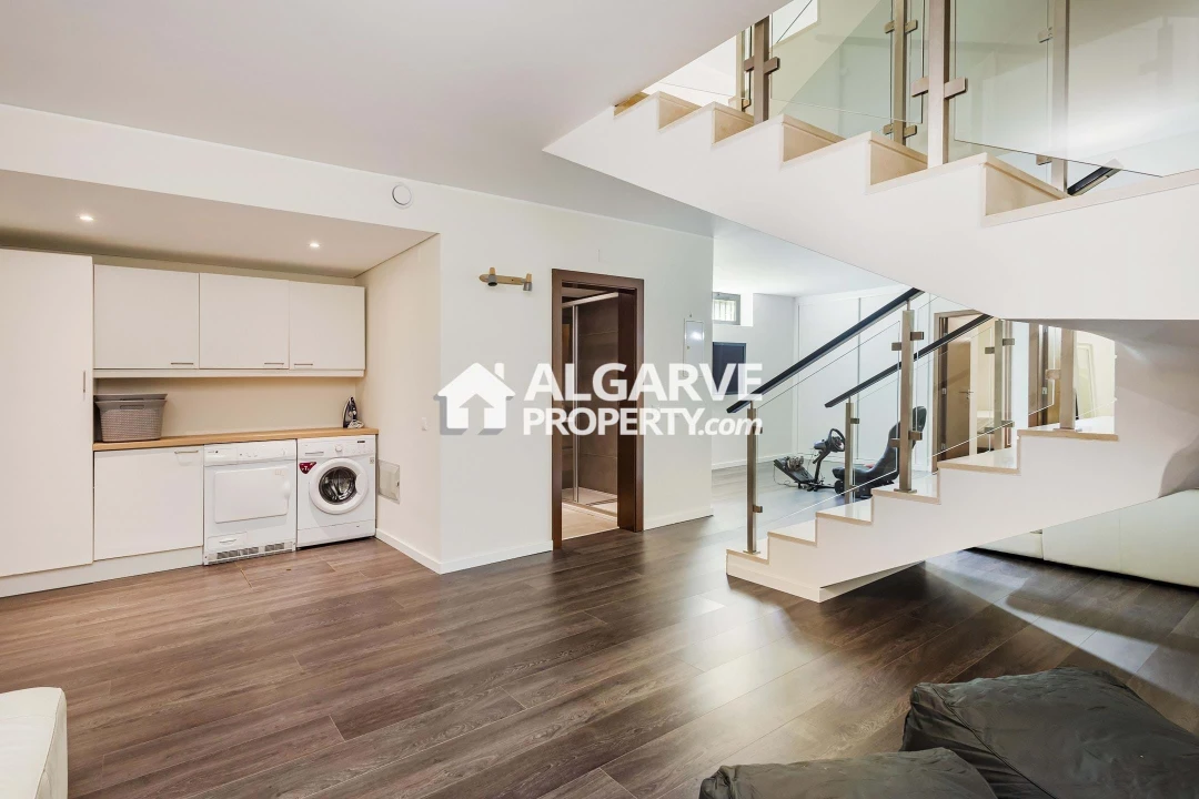 Apartamento T6 para Venda em Boliqueime Foto 19