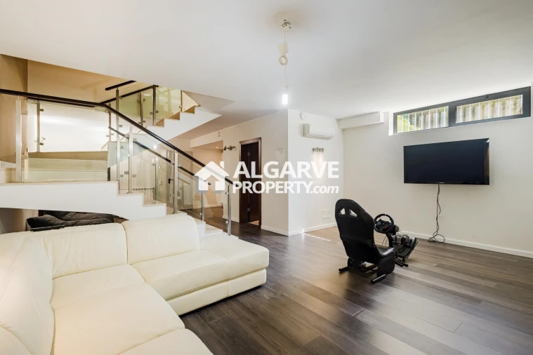 Apartamento T6 para Venda em Boliqueime Foto 20