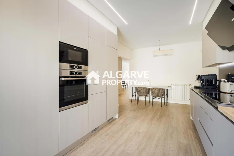 Apartamento T6 para Venda em Boliqueime Foto 12