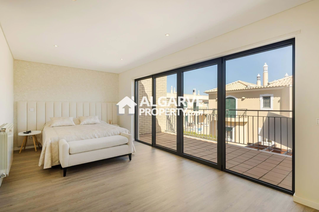 Apartamento T6 para Venda em Boliqueime Foto 15