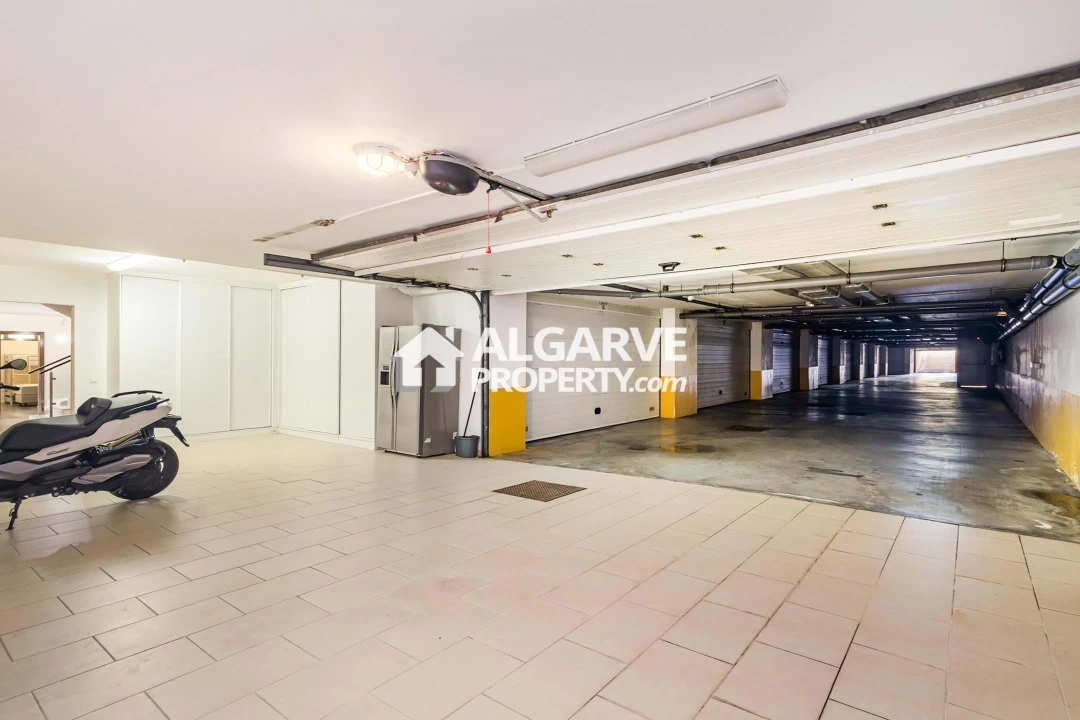 Apartamento T6 para Venda em Boliqueime Foto 30