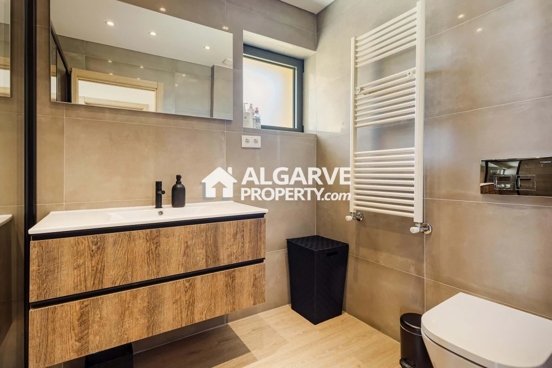 Apartamento T6 para Venda em Boliqueime Foto 24