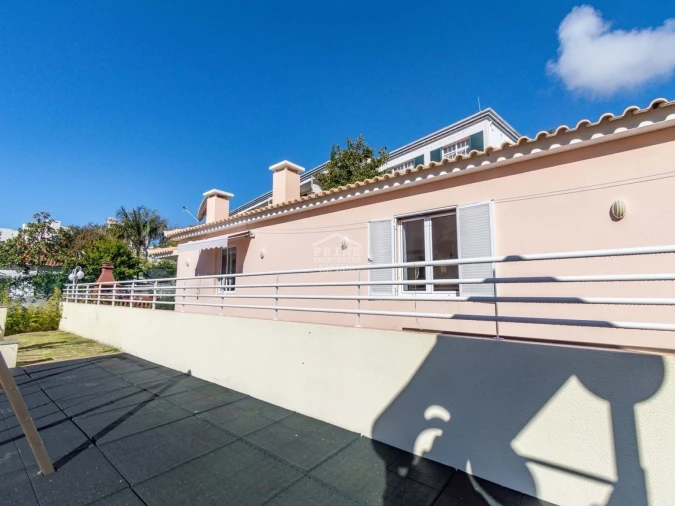 Moradia T3 para Venda em São Martinho Foto 1