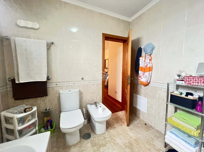 Moradia T3 para Venda em São Martinho Foto 26