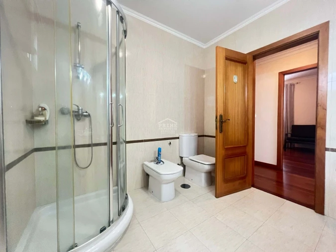 Moradia T3 para Venda em São Martinho Foto 20